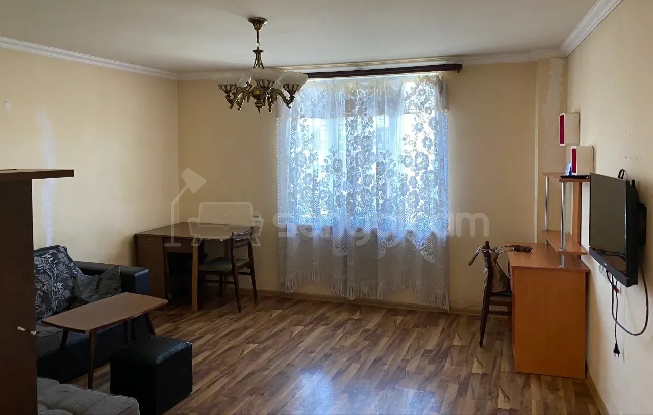 2 Սենյականոց Բնակարան Քարե Շենքում, 52քմ, 1/1 հարկ, Նորմալ Վիճակում, Կահավորված, Արևկող