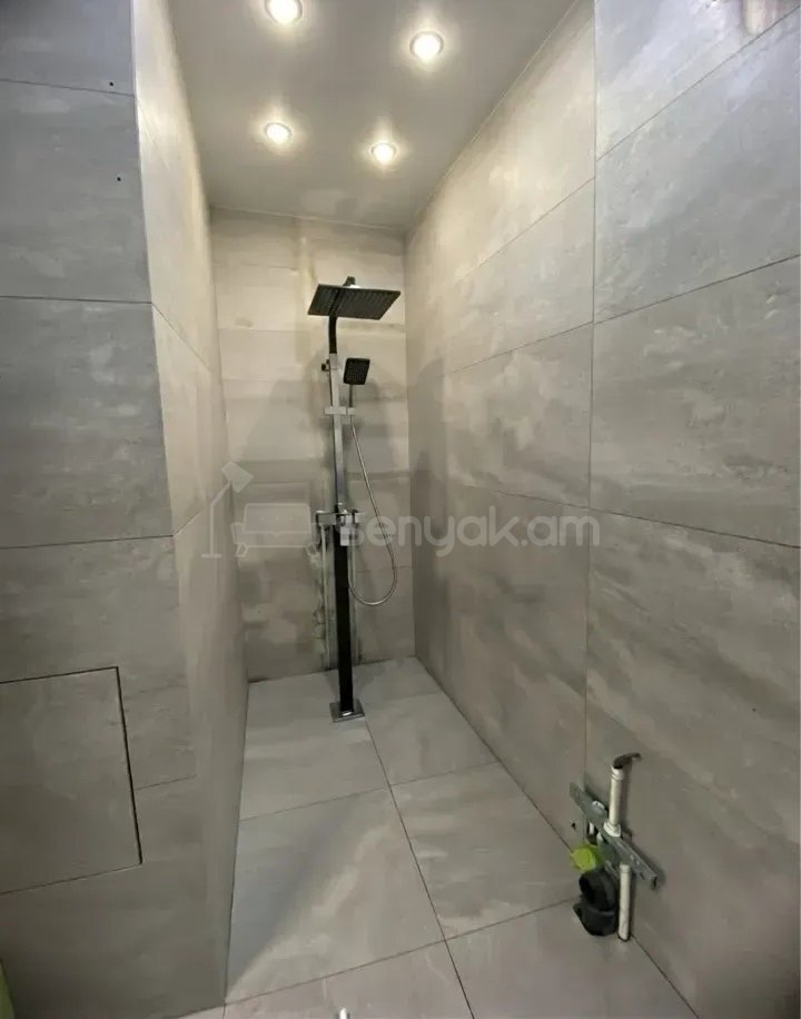 2 Սենյականոց Բնակարան Քարե Շենքում, 36քմ, 4/5 հարկ, Դիզայներական Վերանորոգված