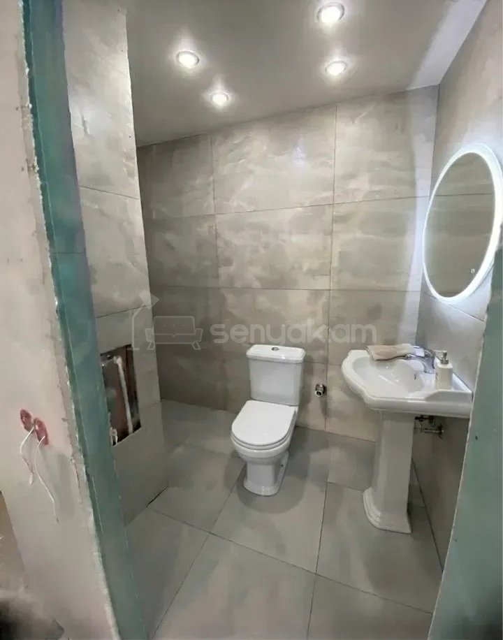 2 Սենյականոց Բնակարան Քարե Շենքում, 36քմ, 4/5 հարկ, Դիզայներական Վերանորոգված