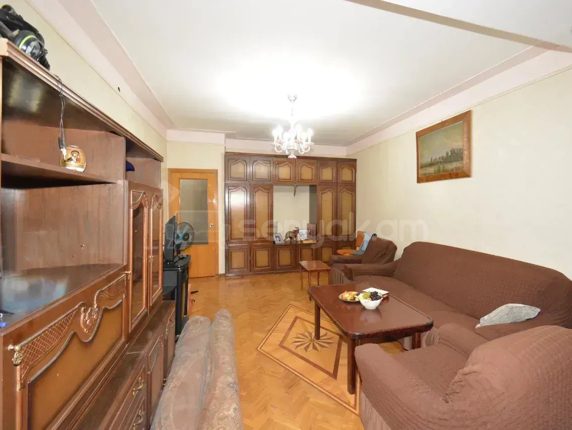 3 Սենյականոց Բնակարան Քարե Շենքում, 77քմ, 1/5 հարկ, Կոսմետիկ Վերանորոգված