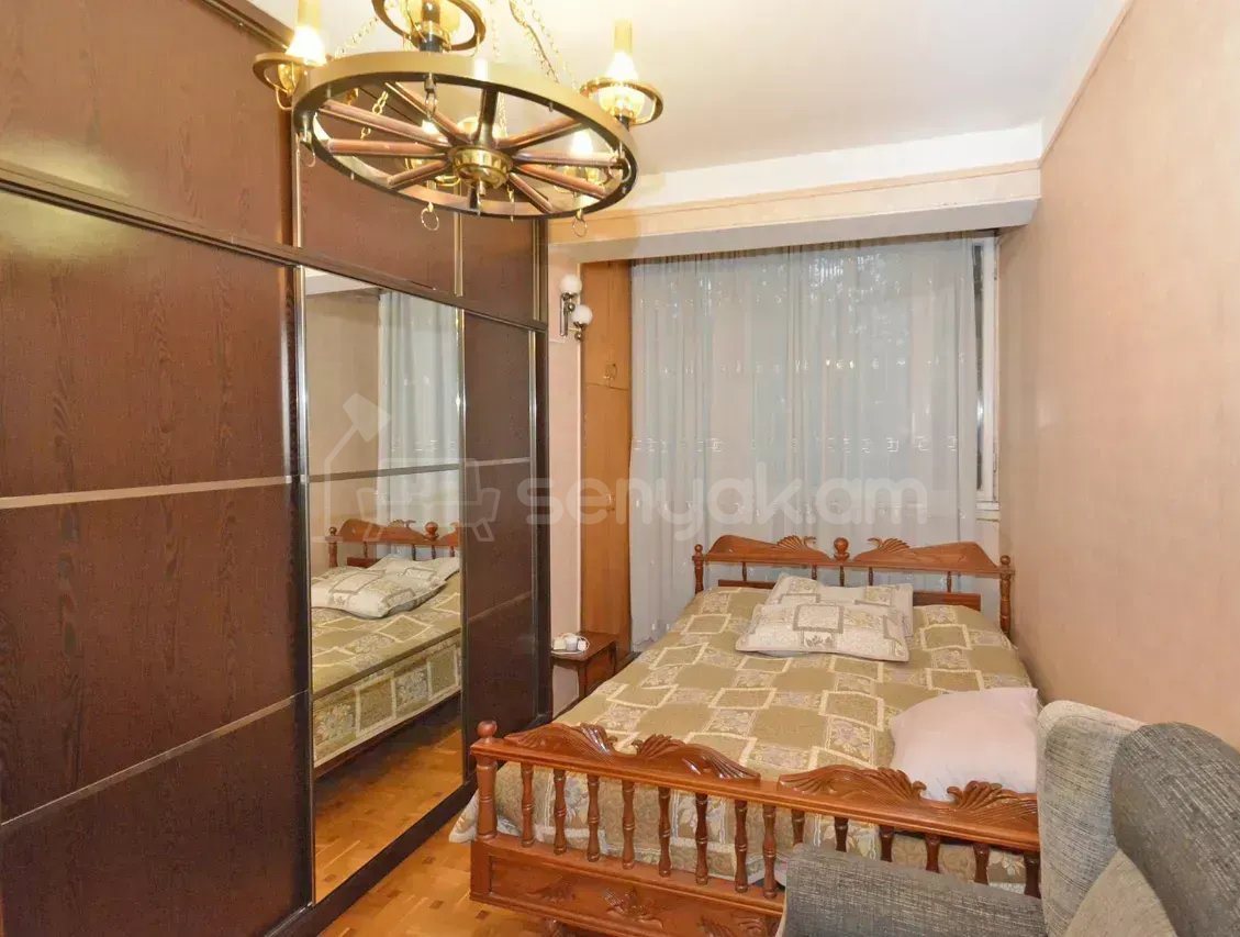 3 Սենյականոց Բնակարան Քարե Շենքում, 77քմ, 1/5 հարկ, Կոսմետիկ Վերանորոգված