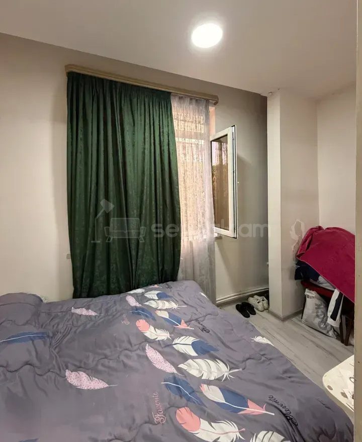 4 Սենյականոց Բնակարան Քարե Շենքում, 74քմ, 1/5 հարկ, Կոսմետիկ Վերանորոգված