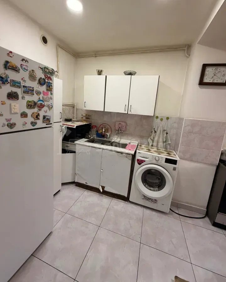 4 Սենյականոց Բնակարան Քարե Շենքում, 74քմ, 1/5 հարկ, Կոսմետիկ Վերանորոգված