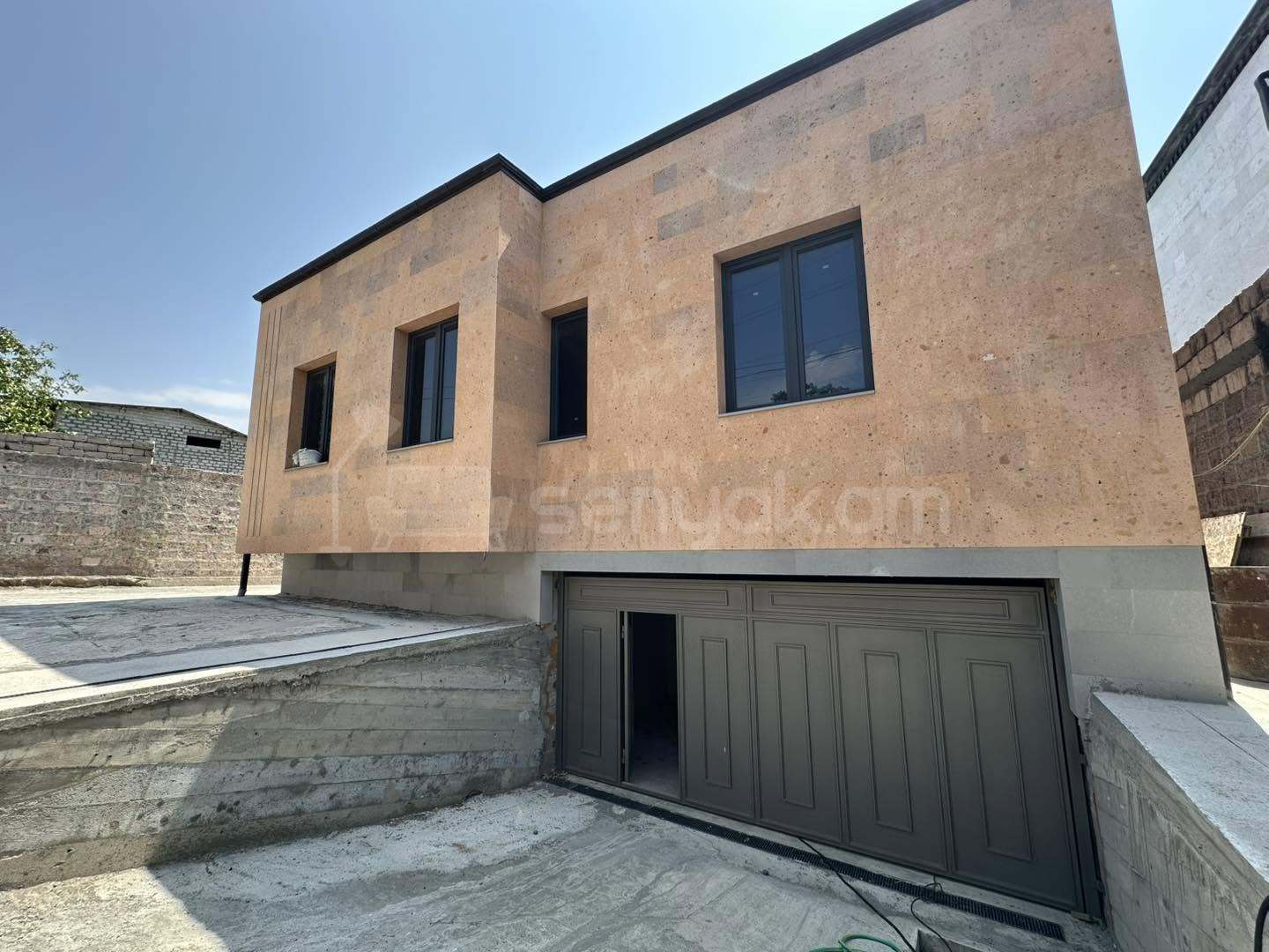 5 Սենյականոց Շքեղ Առանձնատուն, 1240քմ, Լողավազանով
