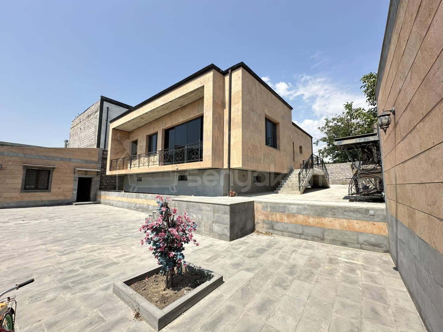 5 Սենյականոց Շքեղ Առանձնատուն, 1240քմ, Լողավազանով