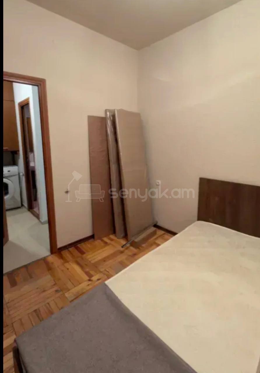 2 Սենյականոց Բնակարան, 40քմ, 4/9 հարկ, Կապիտալ Վերանորոգված, Կահավորված