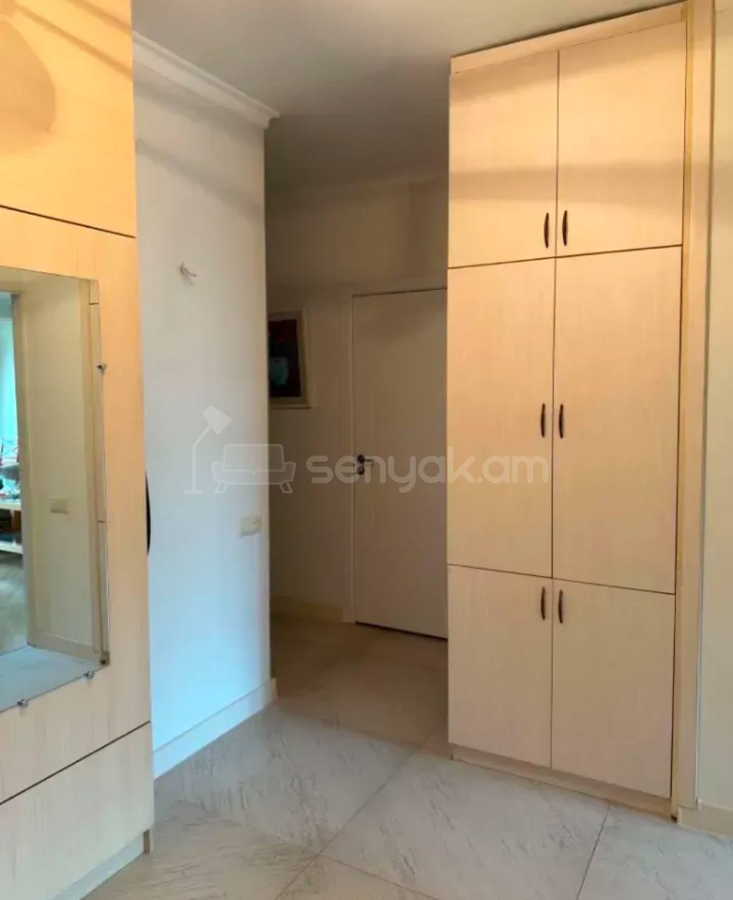 3 Սենյականոց Բնակարան Քարե Շենքում, 77քմ, 2/5 հարկ, Կոսմետիկ Վերանորոգված, Կահավորված