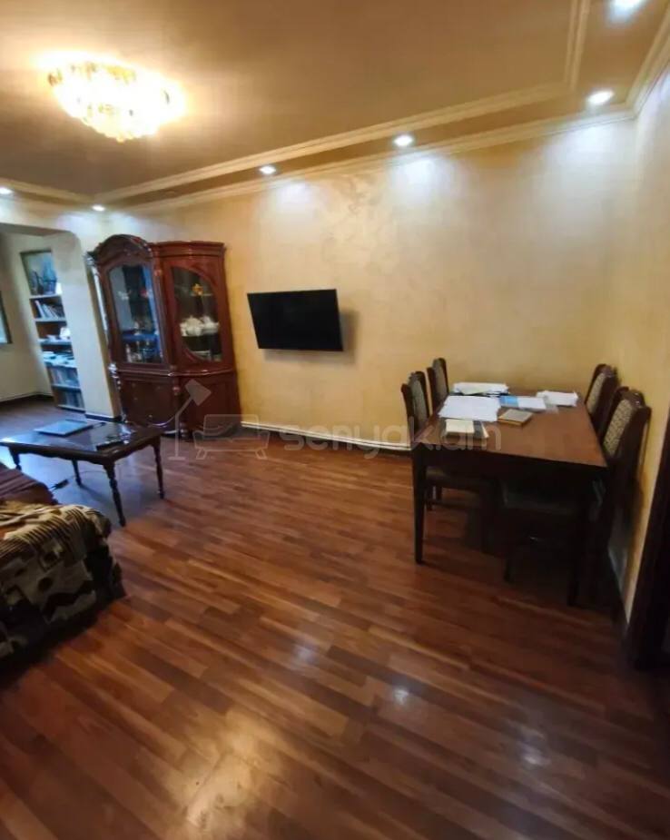 3 Սենյականոց Բնակարան Քարե Շենքում, 77քմ, 4/4 հարկ, Կոսմետիկ Վերանորոգված