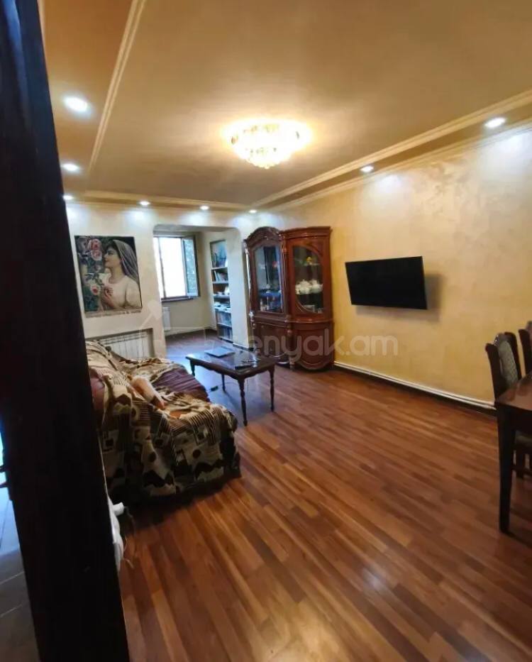 3 Սենյականոց Բնակարան Քարե Շենքում, 77քմ, 4/4 հարկ, Կոսմետիկ Վերանորոգված