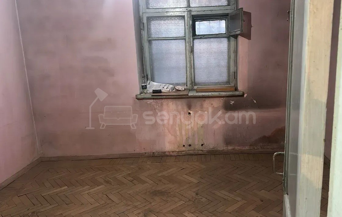 3 Սենյականոց Բնակարան Քարե Շենքում, 90քմ, 1/5 հարկ, Պետական Վիճակում