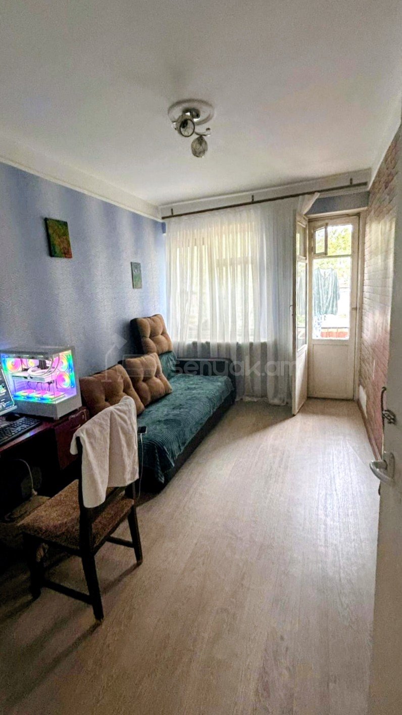3 Սենյականոց Բնակարան Քարե Շենքում, 70քմ, 3/5 հարկ, Կապիտալ Վերանորոգված, Կահավորված, Արևկող