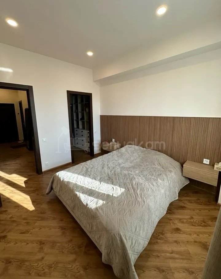 3 Սենյականոց Բնակարան Նորակառույցում, 100քմ, 14/18 հարկ, Կապիտալ Վերանորոգված