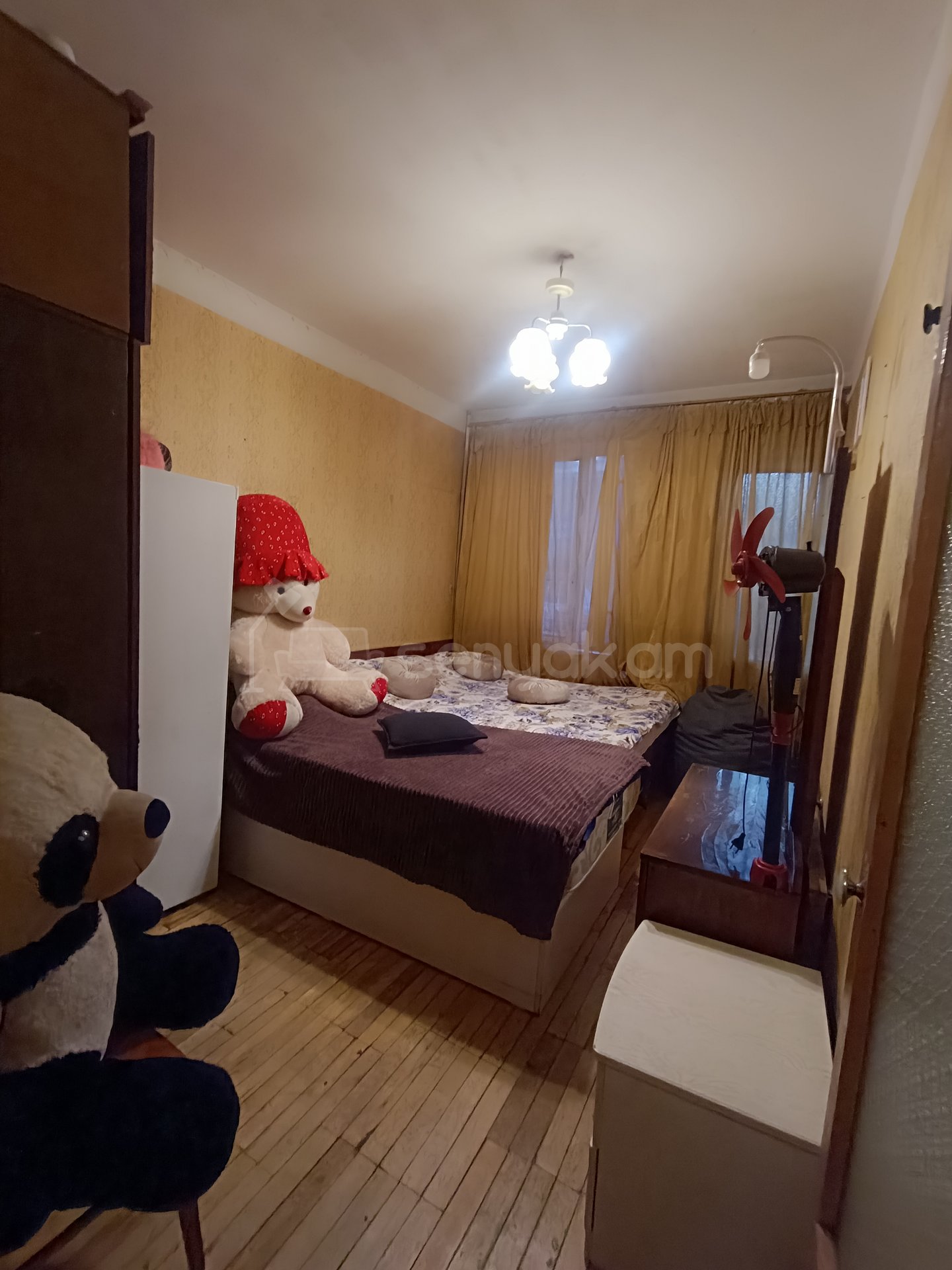 2 Սենյականոց Բնակարան Քարե Շենքում, 68քմ, 3/5 հարկ, Պետական Վիճակում