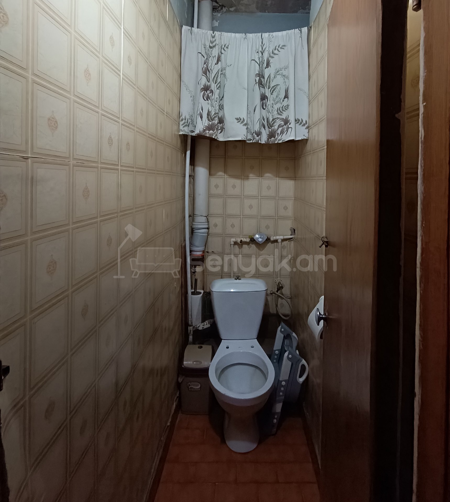 2 Սենյականոց Բնակարան Քարե Շենքում, 68քմ, 3/5 հարկ, Պետական Վիճակում