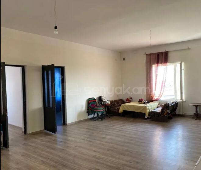 8 Սենյականոց Սեփական Տուն, 300քմ, Կոսմետիկ Վերանորոգված