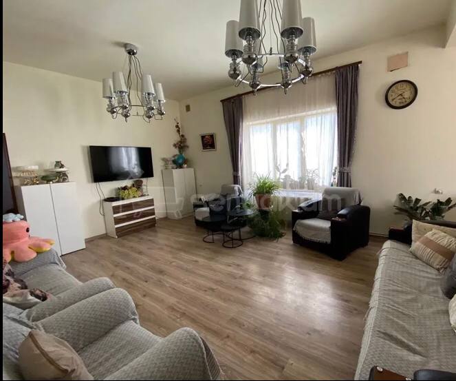8 Սենյականոց Սեփական Տուն, 300քմ, Կոսմետիկ Վերանորոգված