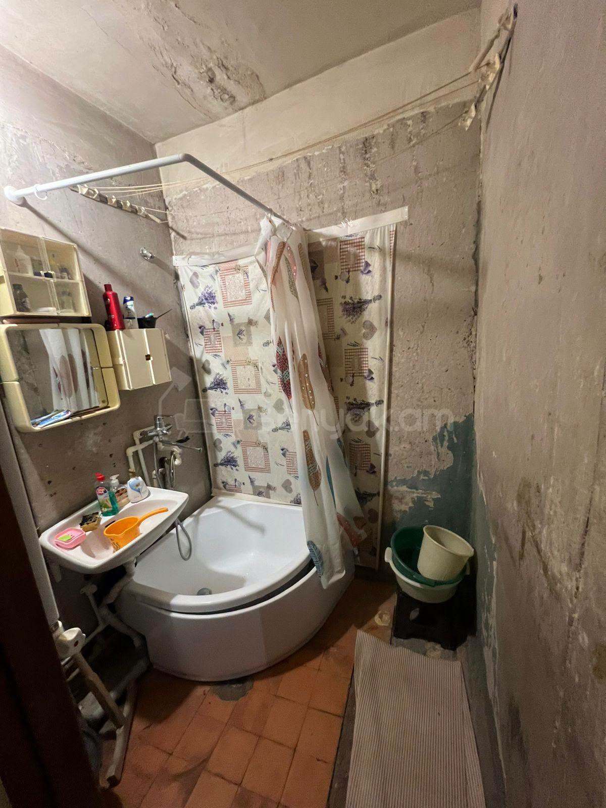 4 Սենյականոց Բնակարան, 95քմ, 8/9 հարկ, Պետական Վիճակում