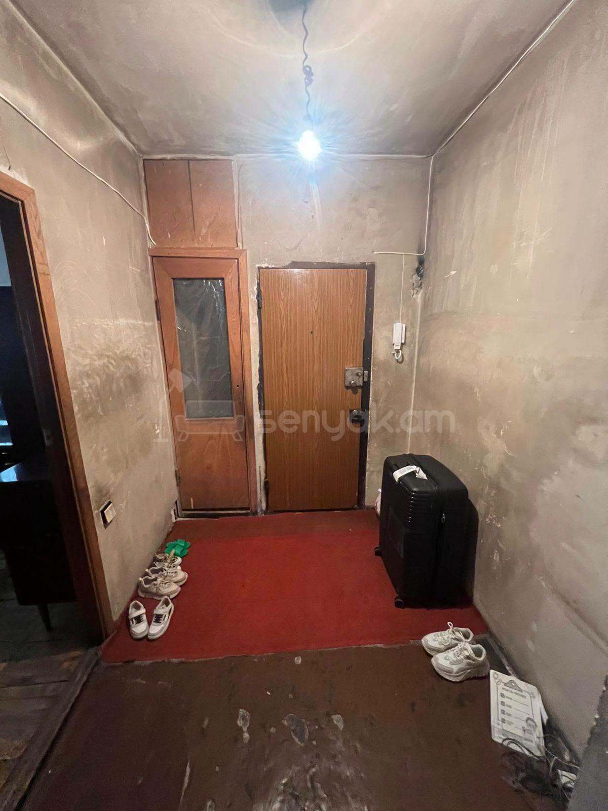 4 Սենյականոց Բնակարան, 95քմ, 8/9 հարկ, Պետական Վիճակում