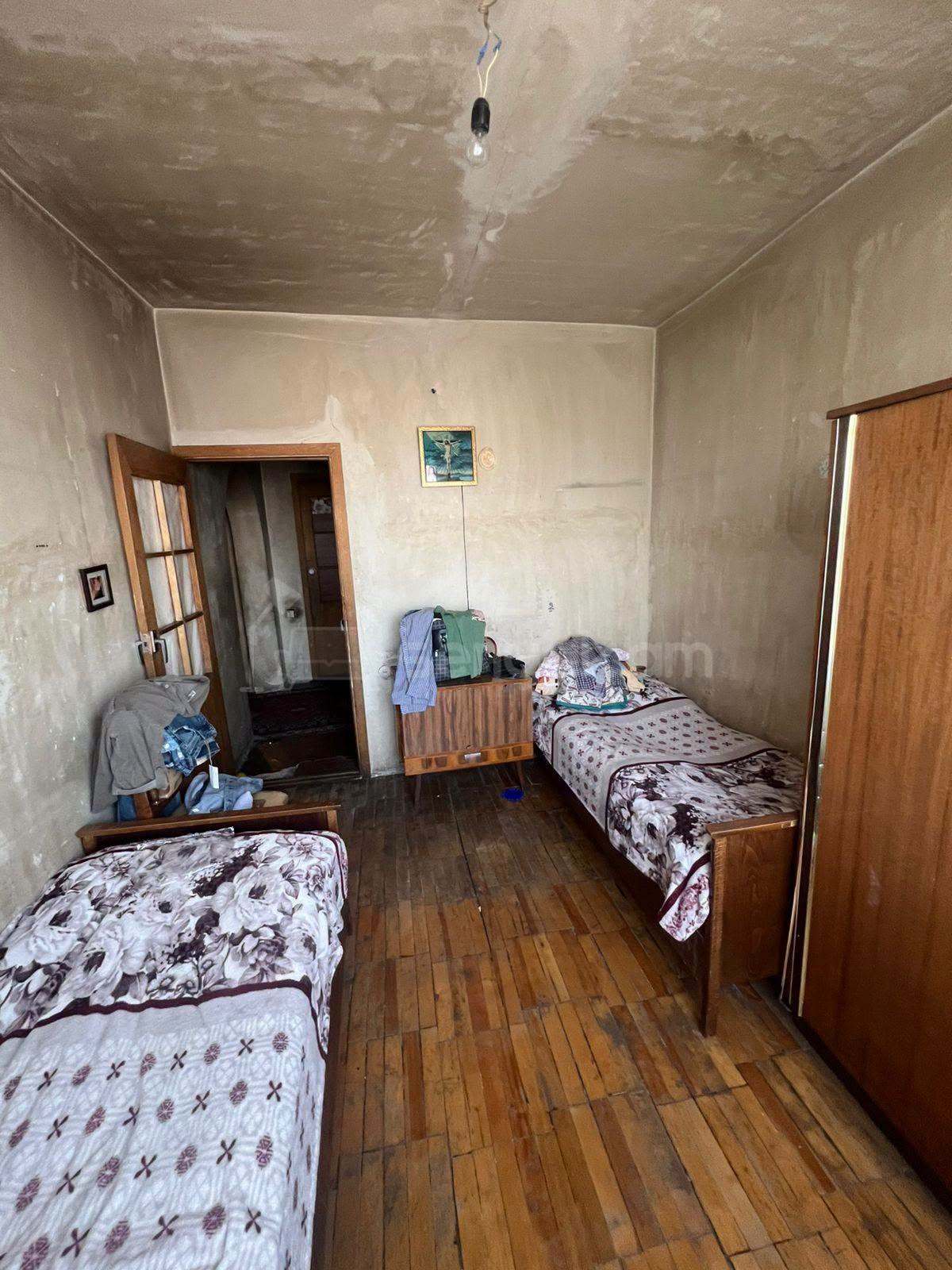 4 Սենյականոց Բնակարան, 95քմ, 8/9 հարկ, Պետական Վիճակում
