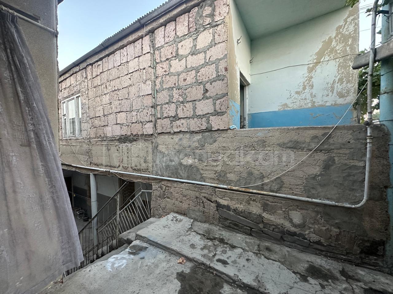 6 Սենյականոց Սեփական Տուն, 214քմ, Նորմալ Վիճակում