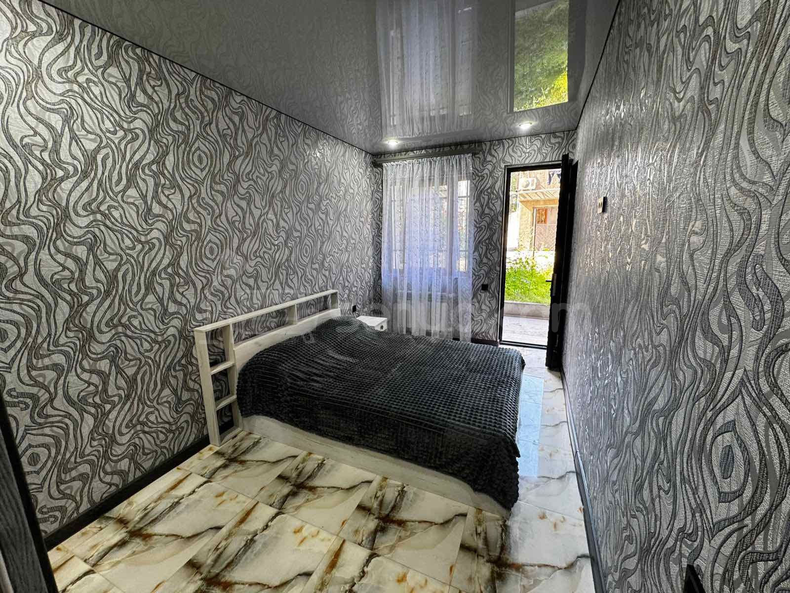 3 Սենյականոց Բնակարան Քարե Շենքում, 70քմ, 1/5 հարկ, Դիզայներական Վերանորոգված, Կահավորված