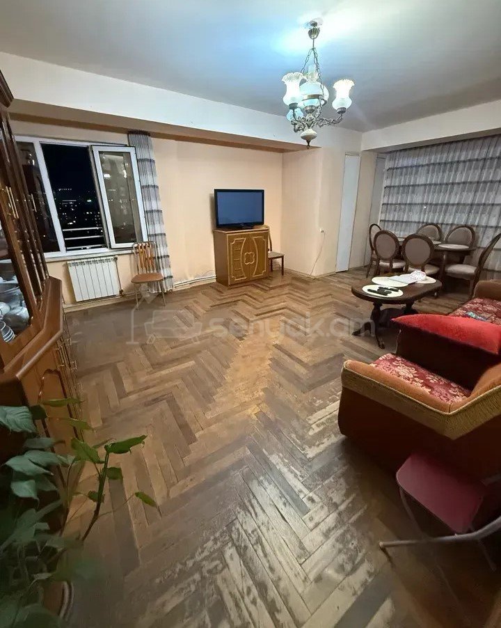 3 Սենյականոց Բնակարան, 84քմ, 11/14 հարկ, Նորմալ Վիճակում