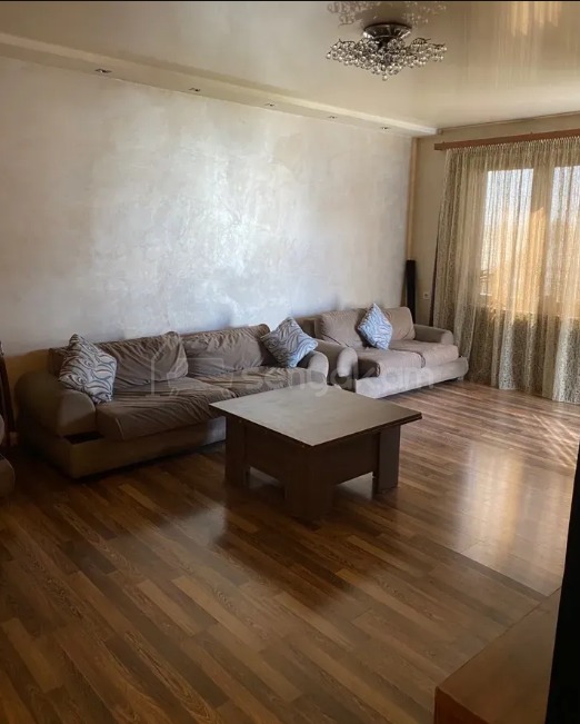 4 Սենյականոց Բնակարան Քարե Շենքում, 90քմ, 5/5 հարկ, Կապիտալ Վերանորոգված