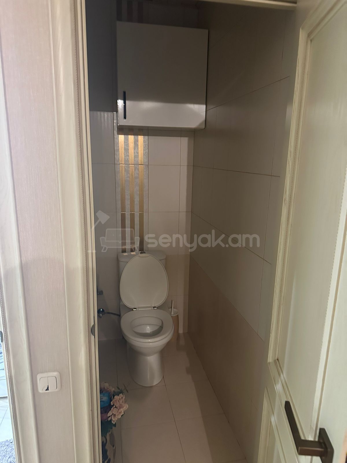 3 Սենյականոց Բնակարան Քարե Շենքում, 105քմ, 5/5 հարկ, Կապիտալ Վերանորոգված