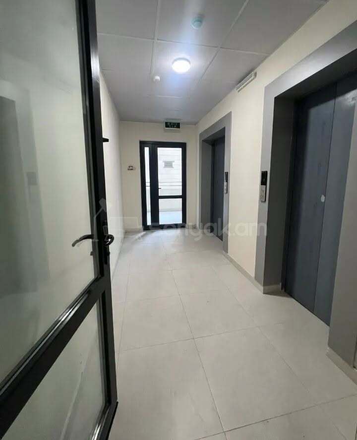 4 Սենյականոց Բնակարան Նորակառույցում, 112քմ, 2/16 հարկ, Նորմալ Վիճակում