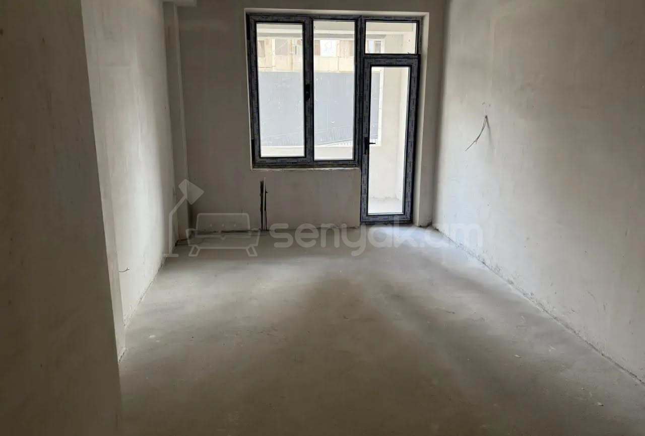 4 Սենյականոց Բնակարան Նորակառույցում, 112քմ, 2/16 հարկ, Նորմալ Վիճակում