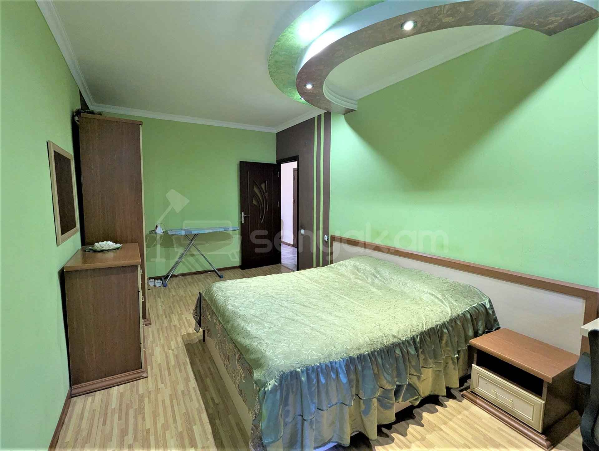 4 Սենյականոց Բնակարան, 92քմ, 2/9 հարկ, Կապիտալ Վերանորոգված, Կահավորված, Արևկող