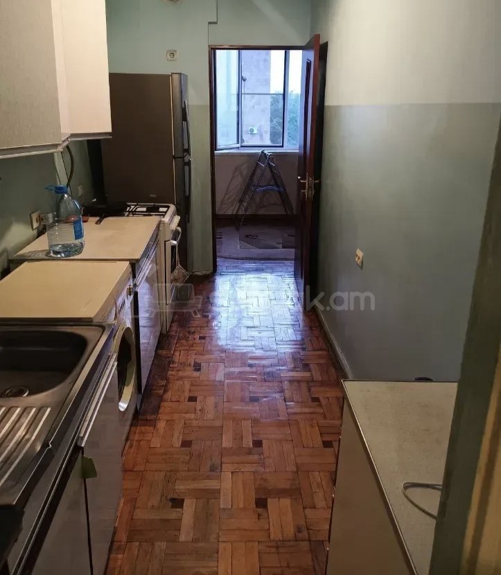2 Սենյականոց Բնակարան Քարե Շենքում, 52քմ, 3/5 հարկ, Նորմալ Վիճակում, Կահավորված, Արևկող