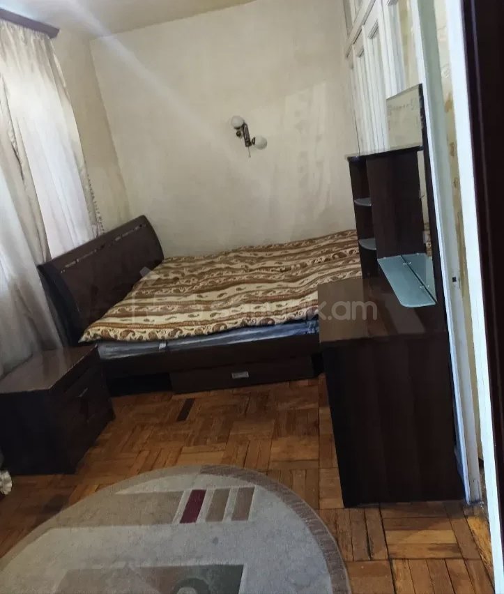 2 Սենյականոց Բնակարան Քարե Շենքում, 52քմ, 3/5 հարկ, Նորմալ Վիճակում, Կահավորված, Արևկող