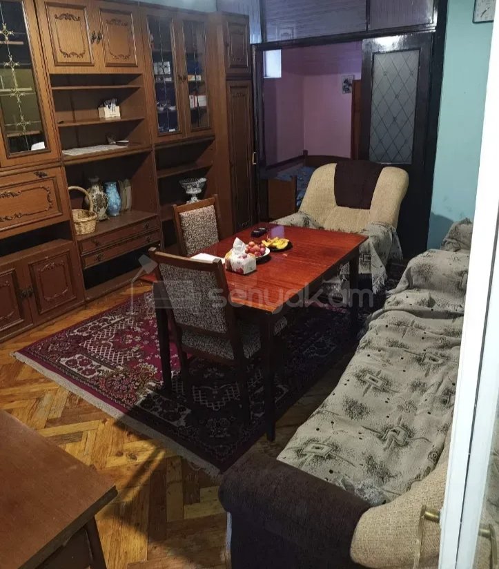 2 Սենյականոց Բնակարան Քարե Շենքում, 52քմ, 3/5 հարկ, Նորմալ Վիճակում, Կահավորված, Արևկող