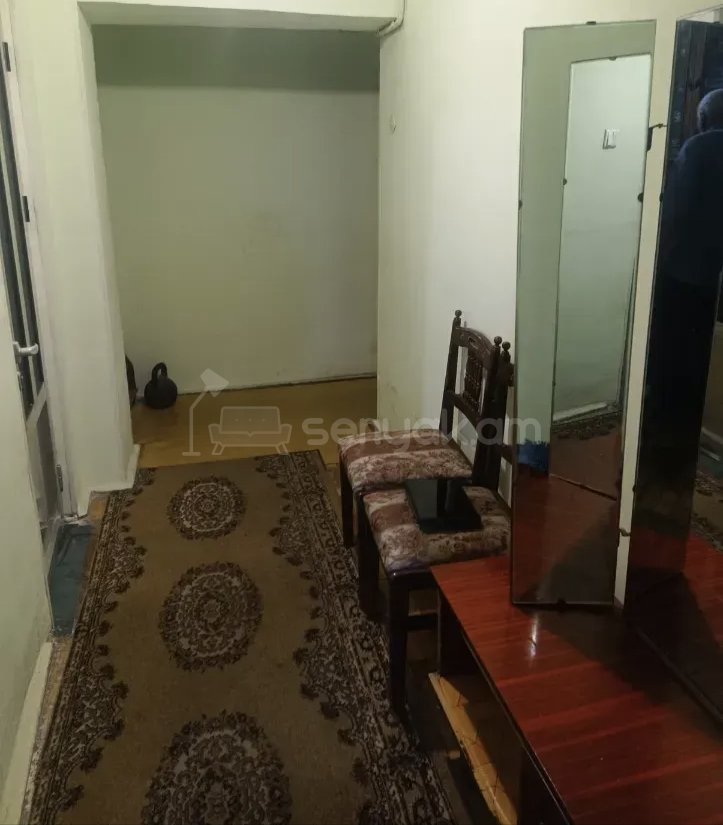 2 Սենյականոց Բնակարան Քարե Շենքում, 52քմ, 3/5 հարկ, Նորմալ Վիճակում, Կահավորված, Արևկող