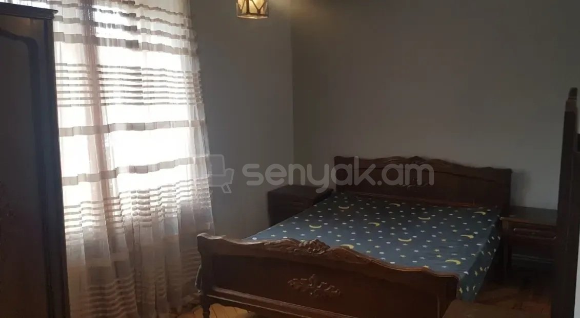3 Սենյականոց Բնակարան Քարե Շենքում, 82քմ, 5/5 հարկ, Կապիտալ Վերանորոգված, Կահավորված