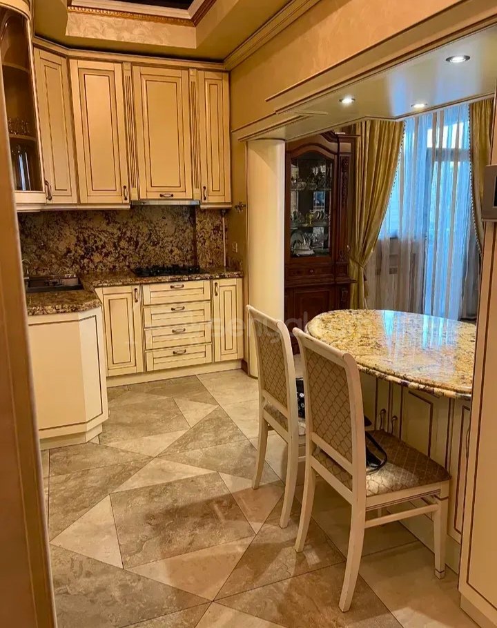 3 Սենյականոց Բնակարան, 160քմ, 10/18 հարկ, Դիզայներական Վերանորոգված, Կահավորված