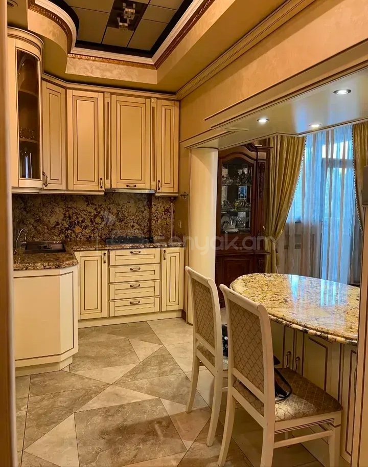 3 Սենյականոց Բնակարան, 160քմ, 10/18 հարկ, Դիզայներական Վերանորոգված, Կահավորված