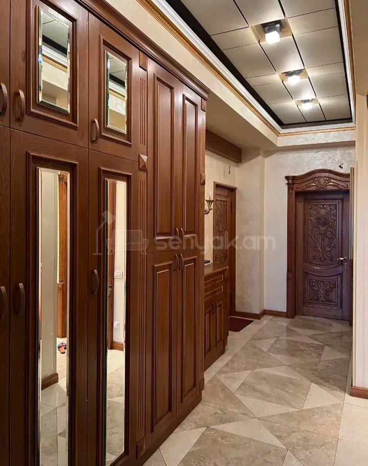 3 Սենյականոց Բնակարան, 160քմ, 10/18 հարկ, Դիզայներական Վերանորոգված, Կահավորված