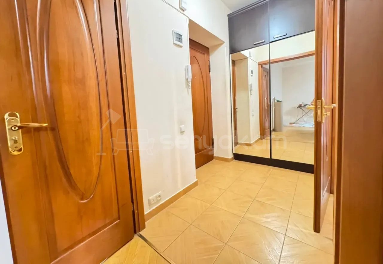 2 Սենյականոց Բնակարան Քարե Շենքում, 50քմ, 4/5 հարկ, Կապիտալ Վերանորոգված