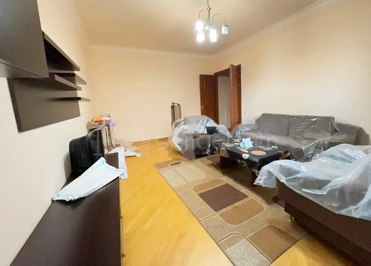 2 Սենյականոց Բնակարան Քարե Շենքում, 50քմ, 4/5 հարկ, Կապիտալ Վերանորոգված