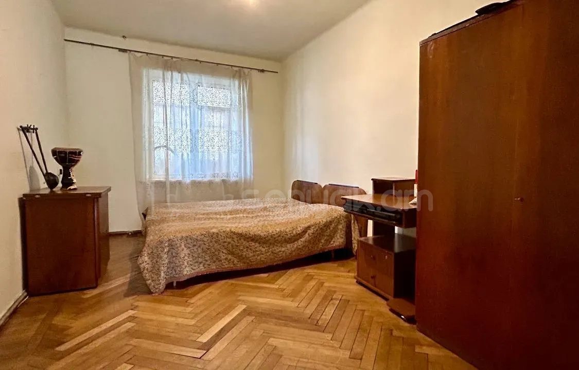 3 Սենյականոց Բնակարան Քարե Շենքում, 87քմ, 5/5 հարկ, Նորմալ Վիճակում