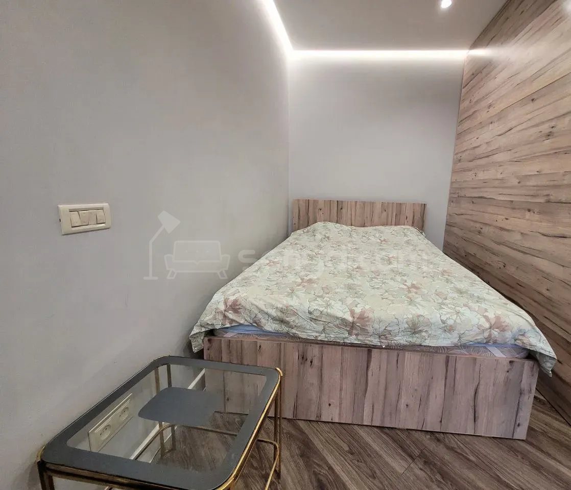 1 Սենյականոց Բնակարան Քարե Շենքում, 35քմ, 1/5 հարկ, Դիզայներական Վերանորոգված