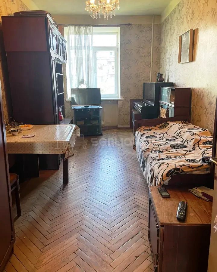 3 Սենյականոց Բնակարան Քարե Շենքում, 67քմ, 4/5 հարկ, Նորմալ Վիճակում