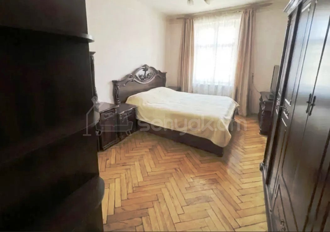 3 Սենյականոց Բնակարան Քարե Շենքում, 90քմ, 2/8 հարկ, Կոսմետիկ Վերանորոգված
