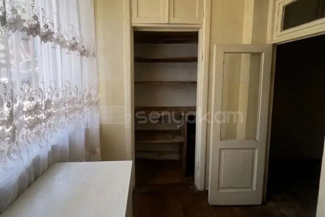 3 Սենյականոց Բնակարան Քարե Շենքում, 90քմ, 2/8 հարկ, Կոսմետիկ Վերանորոգված