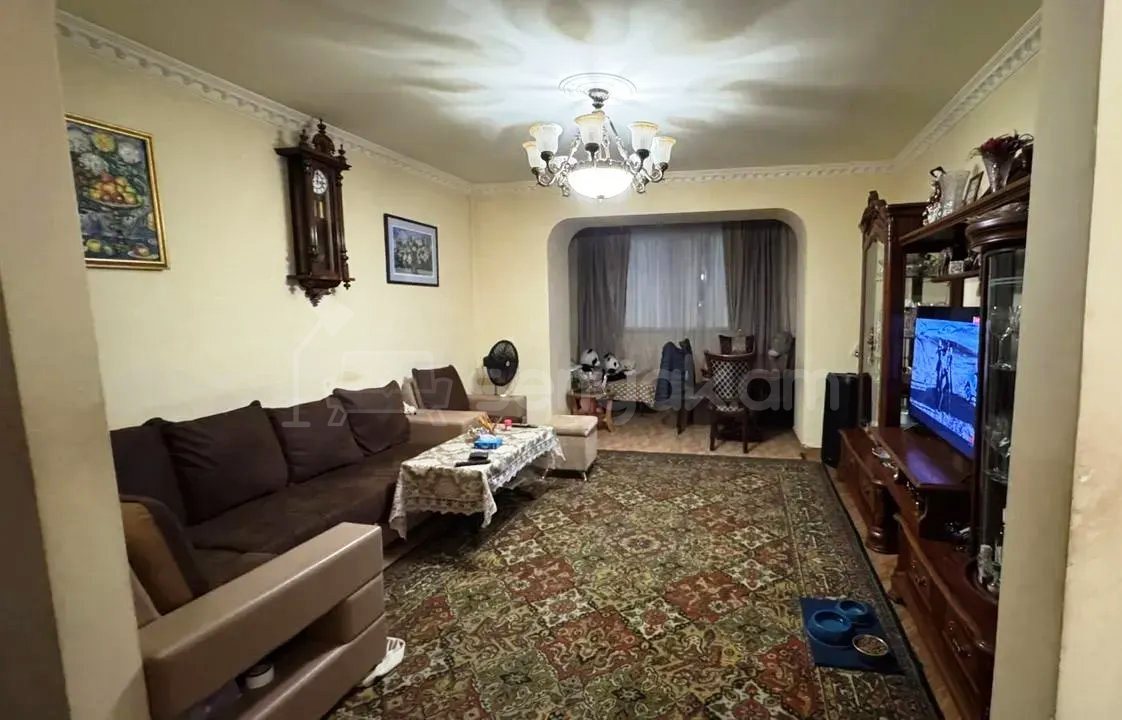 3 Սենյականոց Բնակարան Քարե Շենքում, 90քմ, 2/8 հարկ, Կոսմետիկ Վերանորոգված