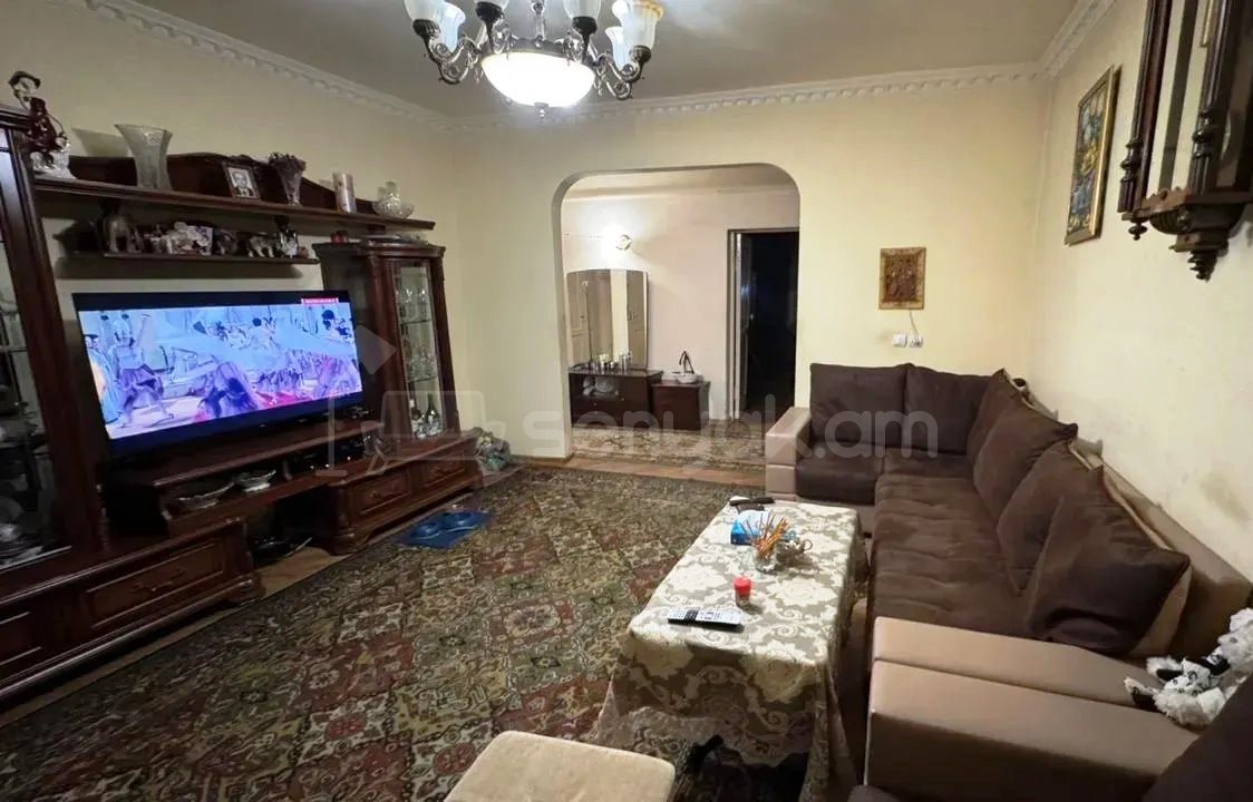 3 Սենյականոց Բնակարան Քարե Շենքում, 90քմ, 2/8 հարկ, Կոսմետիկ Վերանորոգված