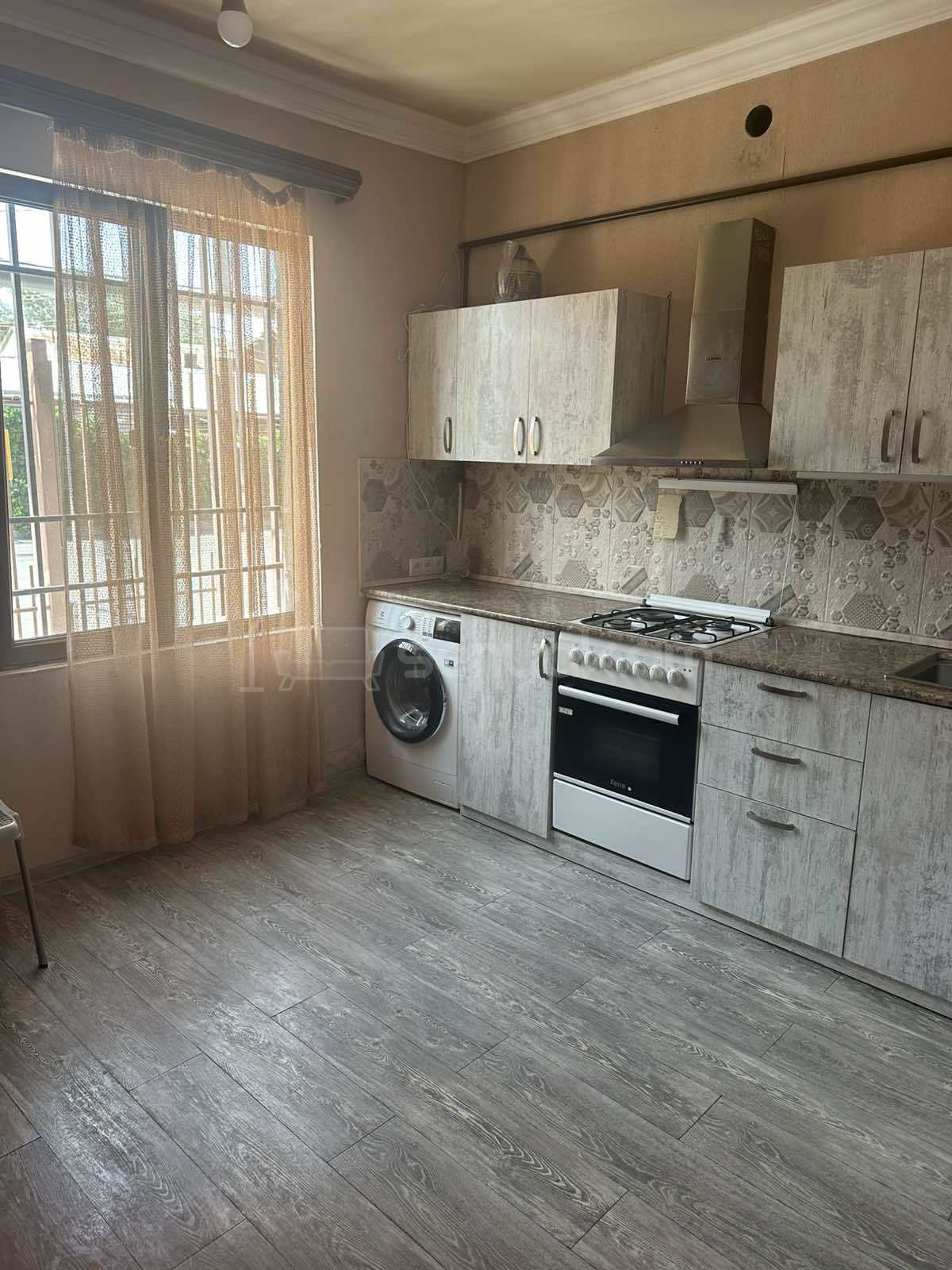 2 Սենյականոց Բնակարան Քարե Շենքում, 52քմ, 2/2 հարկ, Կապիտալ Վերանորոգված, Կահավորված, Արևկող
