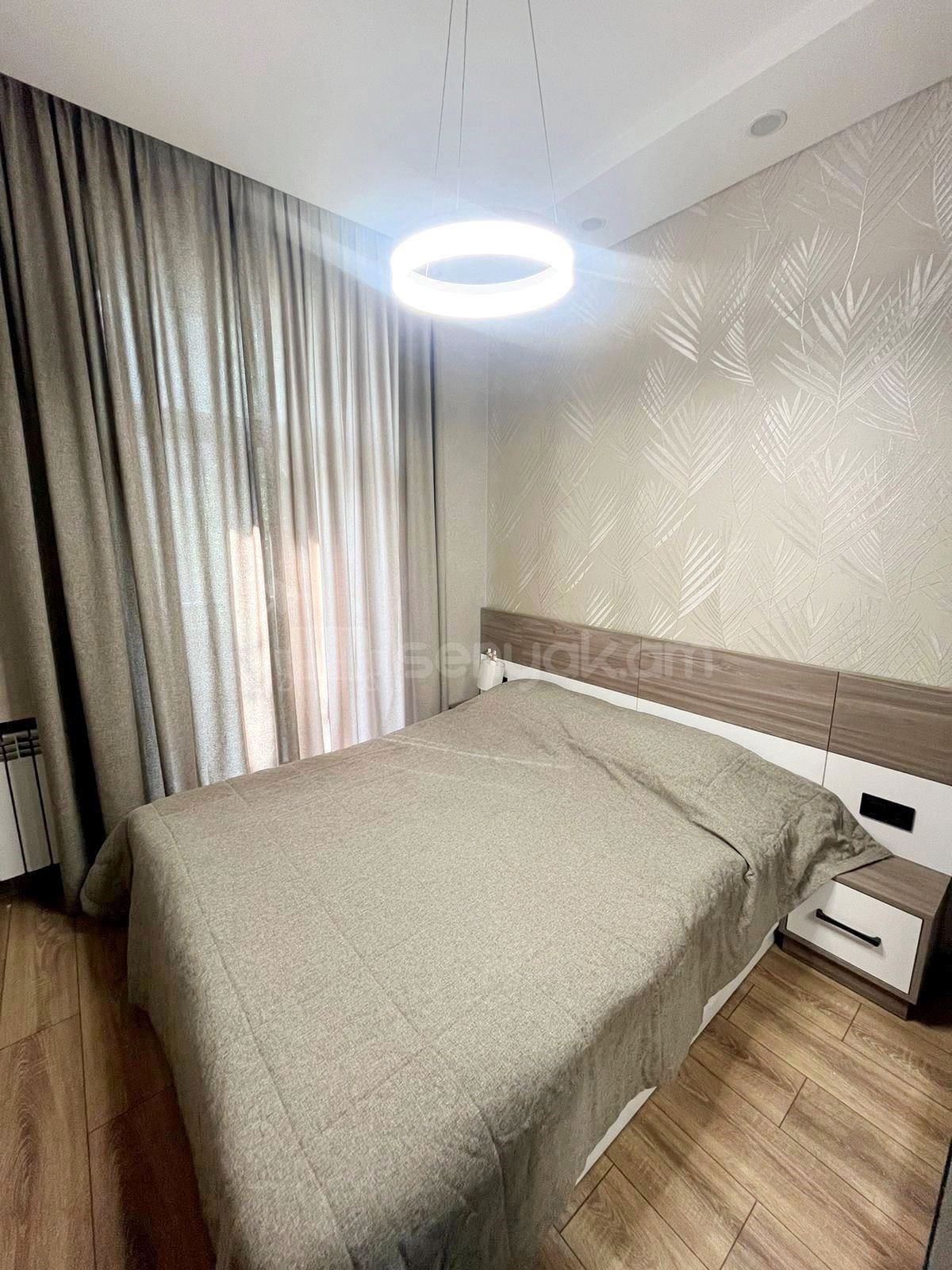 2 Սենյականոց Բնակարան Քարե Շենքում, 60քմ, 2/5 հարկ, Դիզայներական Վերանորոգված, Կահավորված, Արևկող